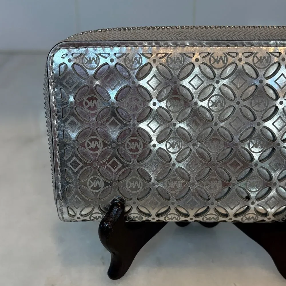 Michael Kors Wallet Leather Jet Set Travel Medium Flower Perforated Metallic